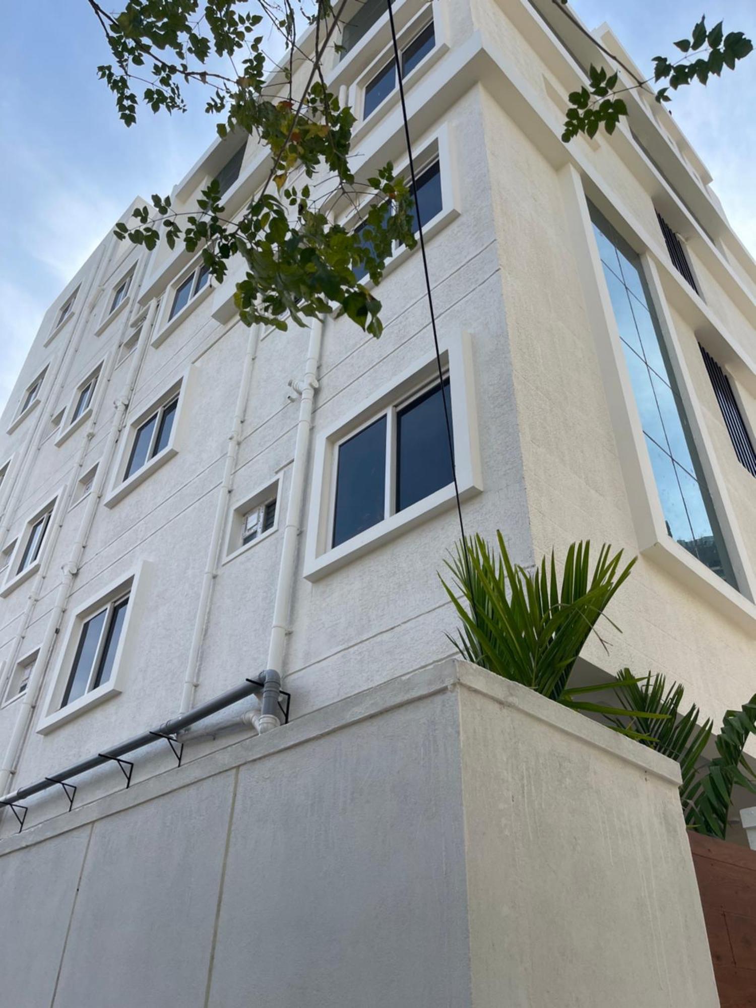 Neocon Suites Hyderabad Exterior foto